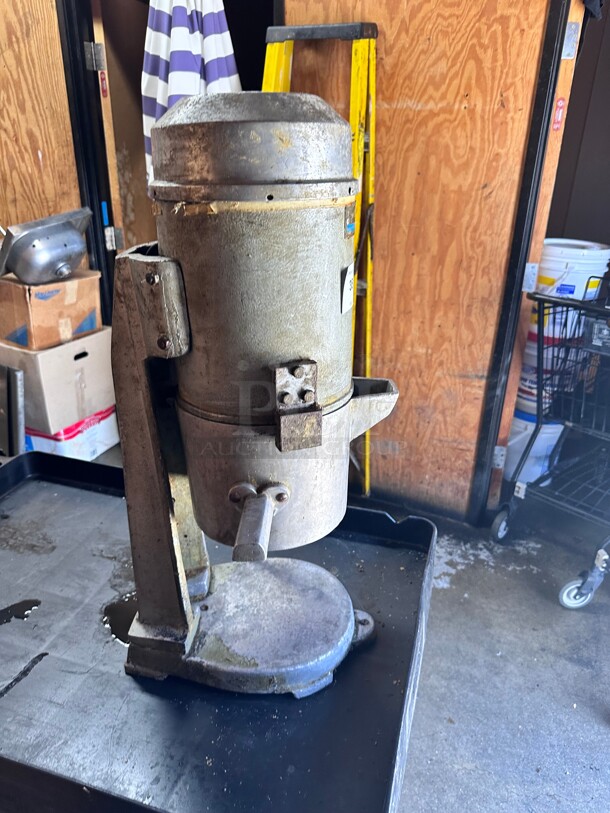 Working! Dalati Commercial Food Processor Heavy Duty Hummus Processing Machine 220 Volt 1 Phase Tested and Working! - Image 4 of 6