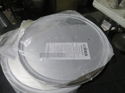 NEW Winco 18 Inch Pizza Pan. 2XBID