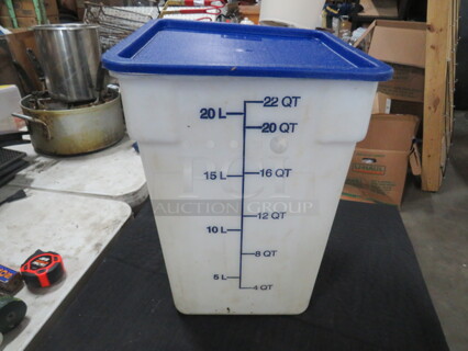 One 22 Quart Food Storage Container With Lid.