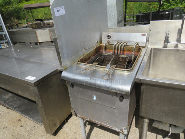 One Stainless Steel Electric Deep Fryer With 2 Baskets. 20.5X39X57