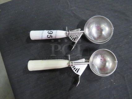 White Handle Disher. 2XBID