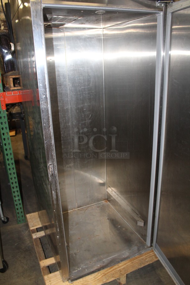NICE! Norlake Model WR331SSS/0 Commercial Stainless Steel Roll In Refrigerator/Cooler. 32x35x84. 115V/60Hz. Per Owner: Powers On, But Does Not Cool - Image 2 of 3