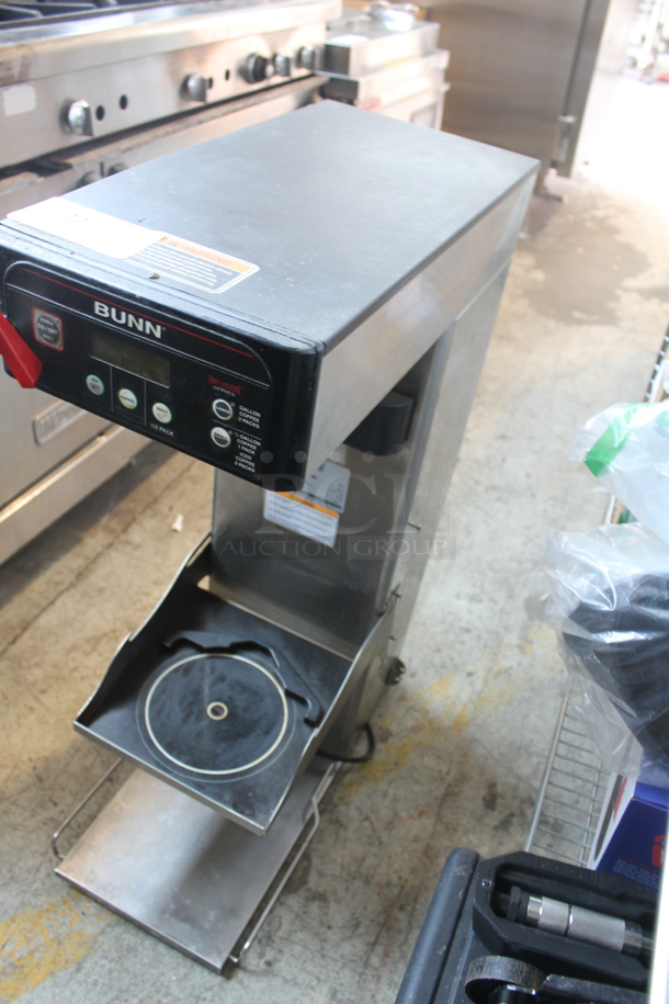 2010 Bunn ITCB-DV Stainless Steel Commercial Countertop Iced Tea Machine w/ Hot Water Dispenser. 120 Volts, 1 Phase.  - Image 4 of 9