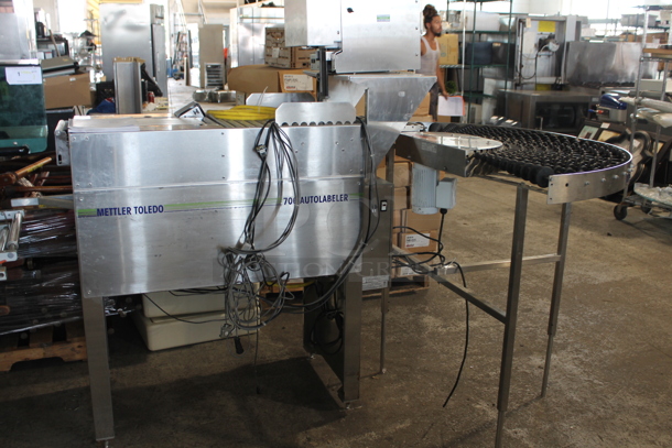 Mettler Toledo Model 0647 Solo Max Commercial Floor Style Scale w/ Model 0317 Stainless Steel Labeler and Model 0925 Stainless Steel Conveyor. 100-240 Volts, 1 Phase.  - Image 3 of 12
