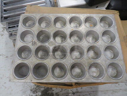 Chicago Metallic 24 Hole Commercial Muffin Pan. #552D. 2XBID