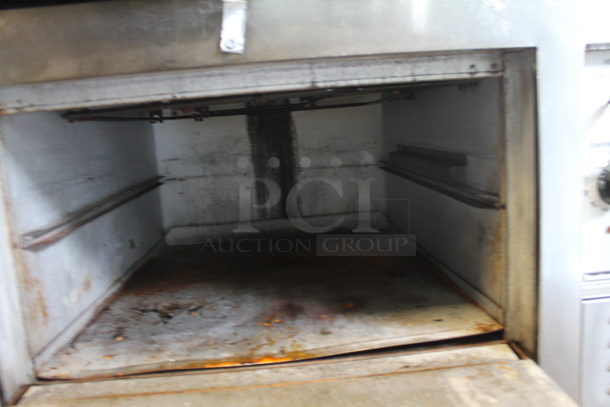 DO36L-208VT Stainless Steel Commercial Electric Powered 6 Burner Hot Plate Range w/ Oven and Over Shelf. 208 Volts.  - Image 5 of 7