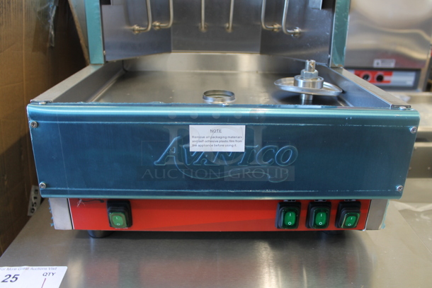 BRAND NEW SCRATCH AND DENT! Avantco 177VBE102M Stainless Steel Commercial Countertop Vertical Broiler Gyro Machine. 208/240 Volts, 1 Phase.  - Image 2 of 5