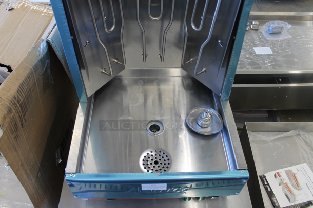 BRAND NEW SCRATCH AND DENT! Avantco 177VBE102M Stainless Steel Commercial Countertop Vertical Broiler Gyro Machine. 208/240 Volts, 1 Phase.  - Image 3 of 5