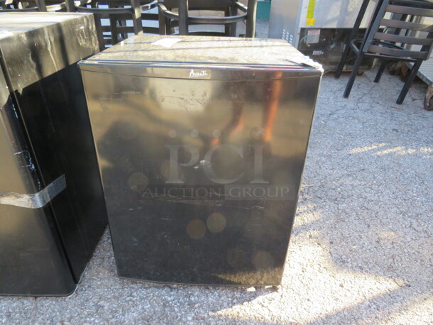 One Avanti Refrigerator. 115 Volt. Model# 248YW/VB. 18.5X17.5X24 - Image 1 of 2