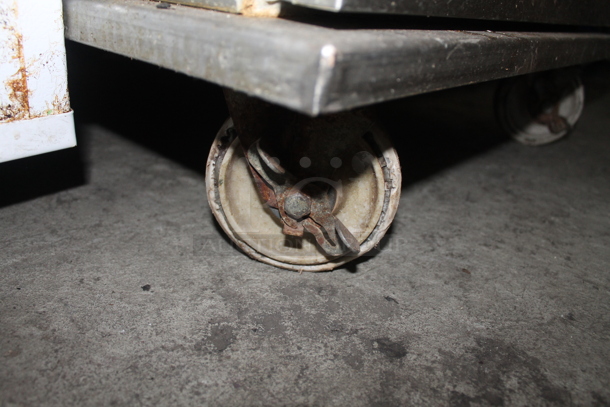Metal Commercial Heated Holding Cabinet on Commercial Casters. Tested and Working! - Image 5 of 5