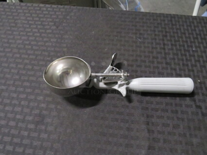 One NEW Vollrath Disher. #16511 