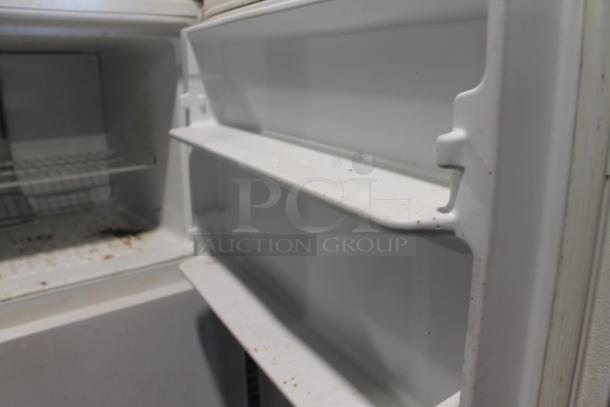 Maytag M1TXEGMYW01 Metal Cooler Freezer Combo. 115 Volts, 1 Phase. Tested and Powers On But Does Not Get Cold - Image 4 of 7