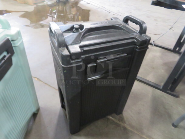 One Carlisle Cateraide Insulated  Portable Drink Dispenser.  - Image 2 of 2