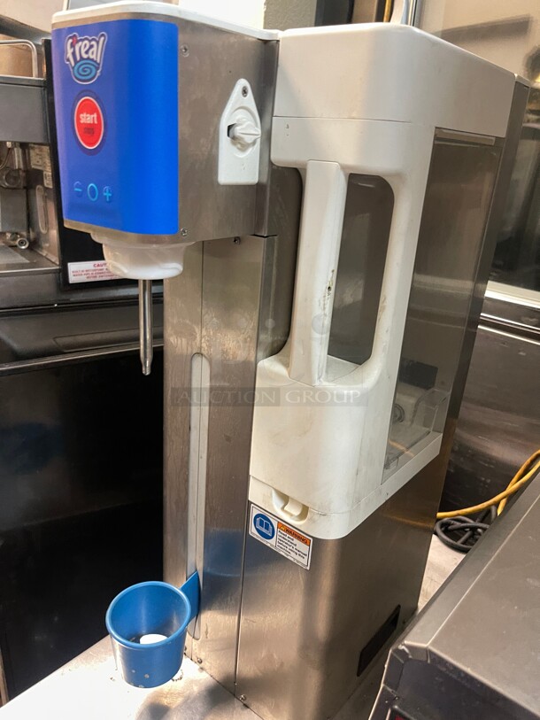 FREAL Food Frozen Beverage Blender  FRLB7 Commercial Frozen Drink Slushie Milkshake Blender Machine 120 Volt NSF  - Image 4 of 7