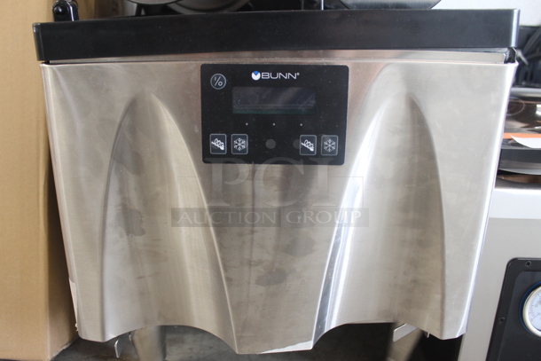 BRAND NEW SCRATCH AND DENT! Bunn 58000.0015 Ultra NX Stainless Steel Commercial Countertop Double 3 Gallon Slushy Machine Base. 120 Volts, 1 Phase. Tested and Working! - Image 3 of 8