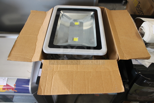 Metal LED Flood Light. - Image 1 of 5