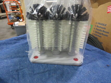 One NEW Winco Triple Glass Wash Brush. #GWB3
