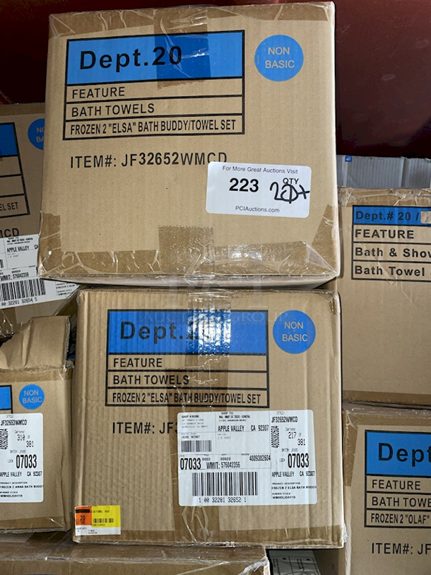 Frozen Bath Towel/Buddy Set & Bath & Shower/Bath & Scrubber Set 20+ Boxes In Total, Various Characters. 20x Your Bid.  - Image 9 of 11