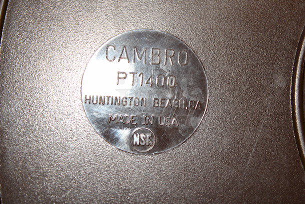Cambro 1400CT110 14" Round Camtread Serving Trays - Brown. 
4x your Bid - Image 2 of 2