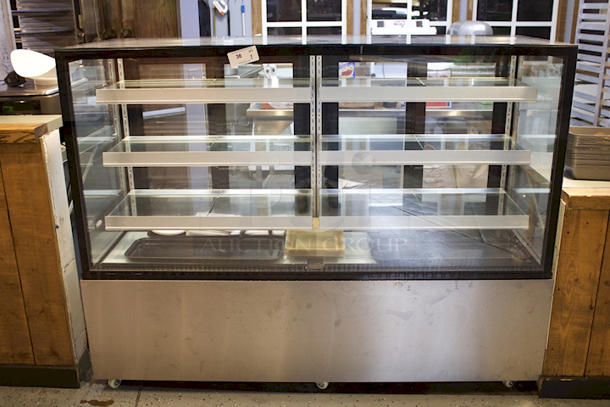 WORKS PERFECT! Cooler Depot ARC-571Z Refrigerated Cake Showcase Bakery Cooling Display On Commercial Casters. Tested. In Perfect Working Order. 110-120V~ /60Hz 7.7Amps Refrigeration temperature: 32-53.6'F (0-12°C)
