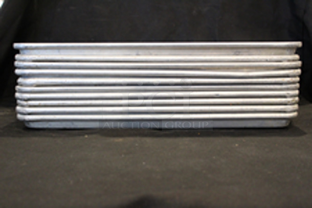 Vollrath 5303 1/2 Half Size Bun / Sheet Pan - 18" x 13" x 1", 18 gauge Aluminum, Natural Finish
10x Your Bid
 - Image 2 of 4