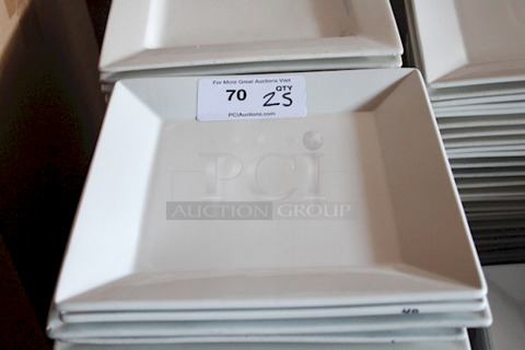 LIKE NEW! Front of the House DOS027WHP21 Kyoto 11 3/4" Bright White Square Porcelain Plate. 11-3/4x11-3/4x1. 25x Your Bid