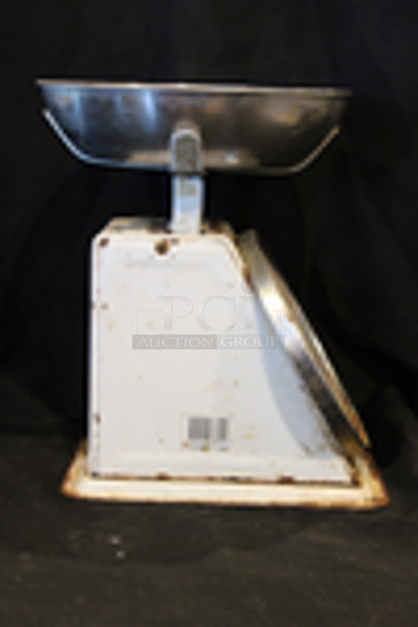Tar-Hong Mechanical Dial Scale With Removable Bowl, 11 Lbs x 1 oz, Temperature Compensated. 
7x9-1/2x12-1/2
In Proper Working Order.
*Damage to Face of Scale - Image 4 of 6