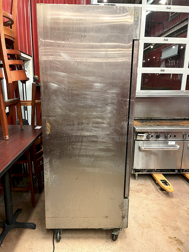 Atosa MBF8501GR 19.1 Cu.ft Single Door Bottom Mount Reach-In Freezer
Stainless steel Interior & Exterior, 115v. 27"W x 31-7/10"D x 83-1/10"H - Image 4 of 5