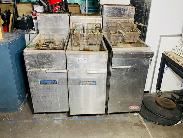 TRIPLE THREAT! Natural Gas 40 lb. Tube Fired Fryers. 2 Imperials, 1 DCS  - 105,000 BTU

3x Your Bid

Width	15 1/2 Inches
Depth	30 1/2 Inches
Height	45 3/4 Inches