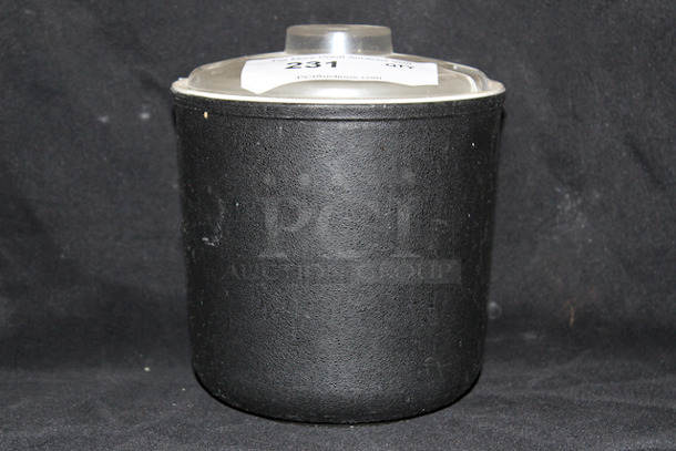 Carlisle CM103003 Black 2 Qt. Coldmaster Cold Crock.  - Image 1 of 3