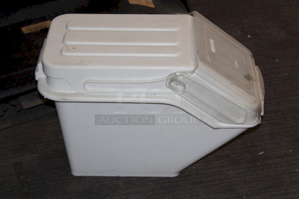 Rubbermaid FG9G5800WHT ProSave 12.6 Gallon / 200 Cup White Shelf Ingredient Storage Bin with Sliding Lid.
