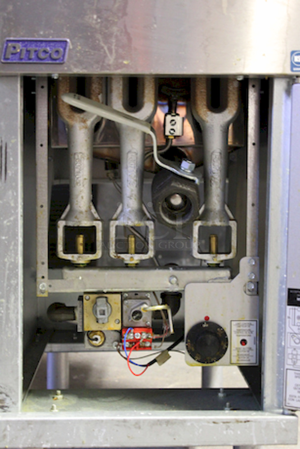 OUTSTANDING!! Pitco 35C+S 40lbs Economy Tube Fired Gas Fryer, Propane. 
 - Image 5 of 9