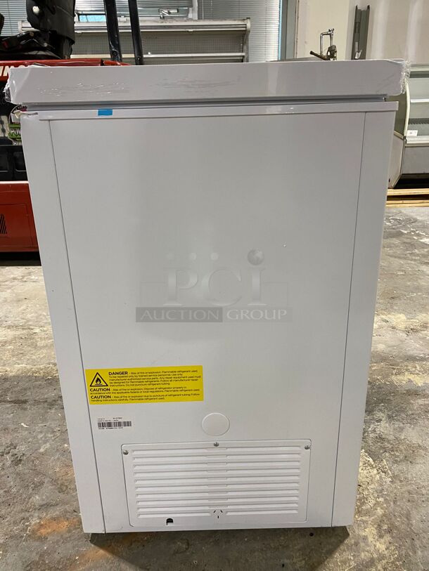Brand New Scratch & Dent Insignia 7 Cu. Ft. Chest Freezer, White - Image 3 of 6