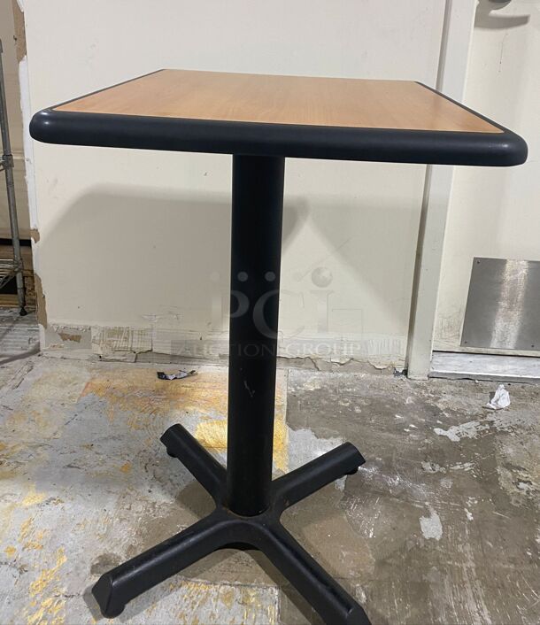 Table 24x24x30 - Image 1 of 2