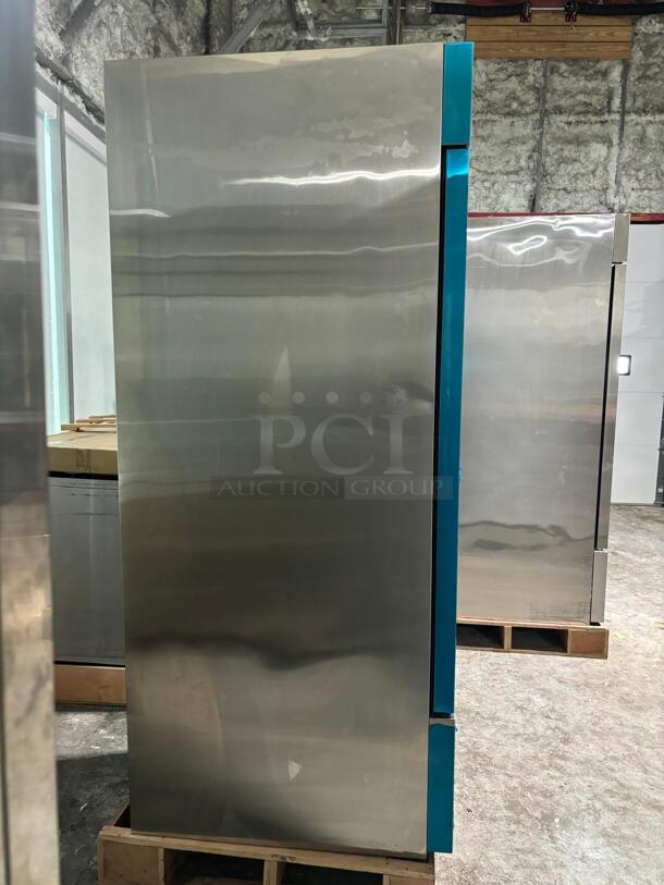 BRAND NEW Dukers D28R 27-1/2"W One Door Stainless Steel Bottom Mount Reach In Refrigerator - 18.31 Cu. Ft
 - Image 2 of 6