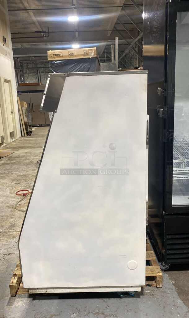 Master-Bilt FIP-50 Ice Cream And Novelty Display Merchandiser
 - Image 2 of 5