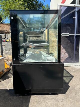 Dukers Glass Cake Showcase Refrigeration DDM48R
