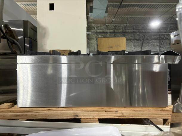 Dukers DCHPA36 36" Countertop Gas Hotplate with (6) Burners, Manual Controls, 168.000 BTU
 - Image 5 of 5