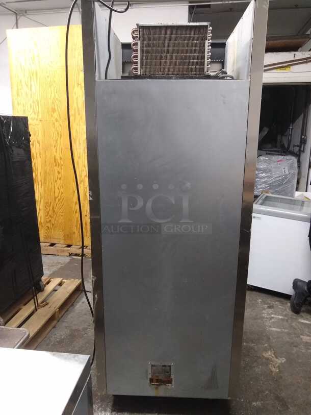 Everest Refrigeration EBR1 27 Inch One Section Solid Door Upright Reach-In Refrigerator 21 Cubic Feet
 - Image 3 of 4