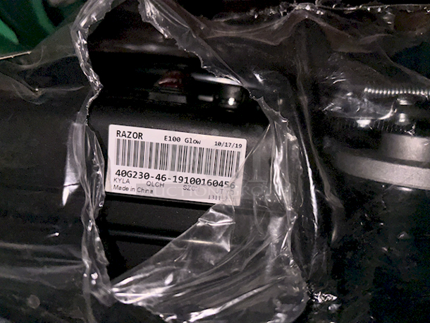 NEVER USED!!  Razor E100 Glow Scooter - Image 2 of 2