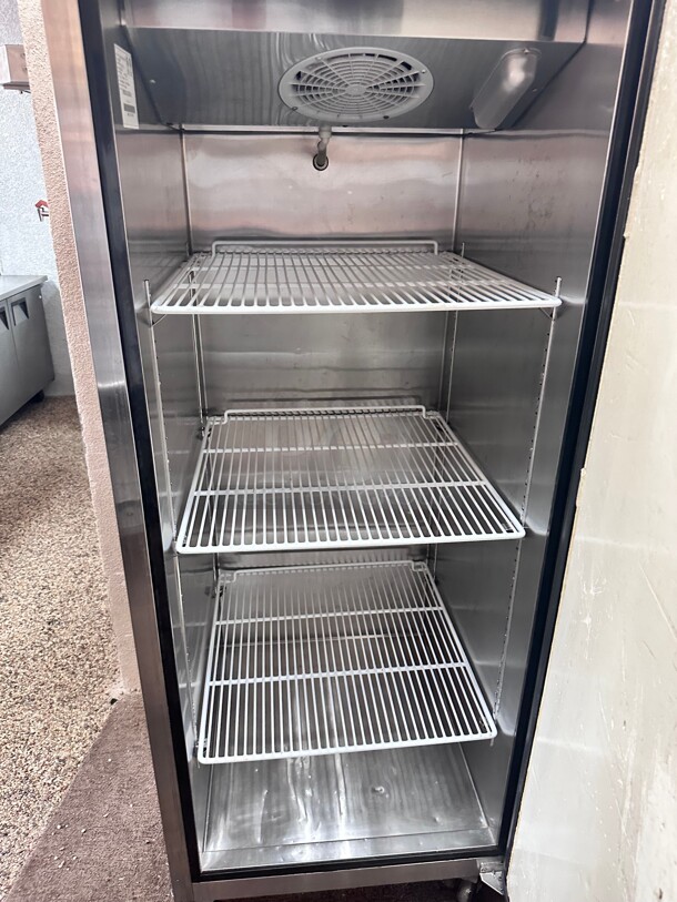 Late Model! Atosa MBF8001 28.7 inch W 1-Section Solid Door Reach-In Freezer - 115 Volts Tested and Working! - Image 3 of 8