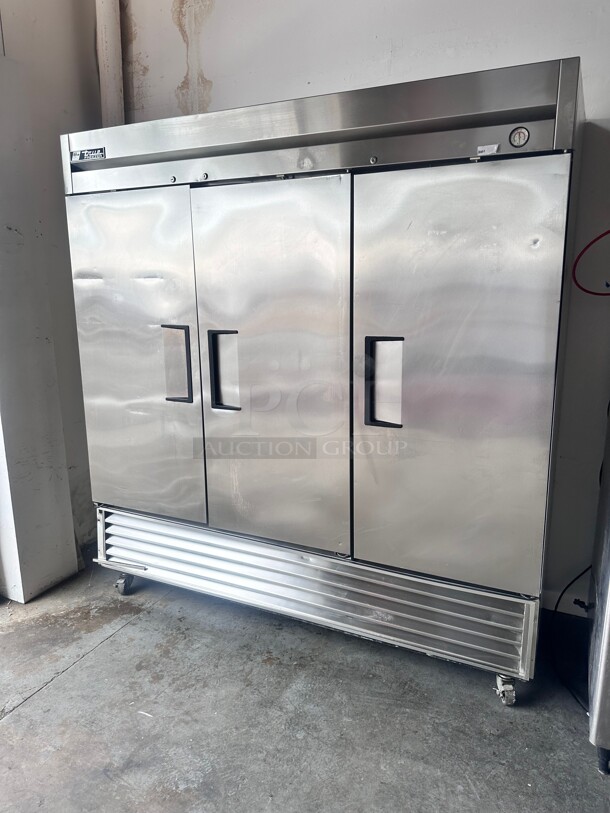 True T-72F-HC 78 inch Three Section Reach In Freezer, (3) Solid Doors, 115v - Image 9 of 11