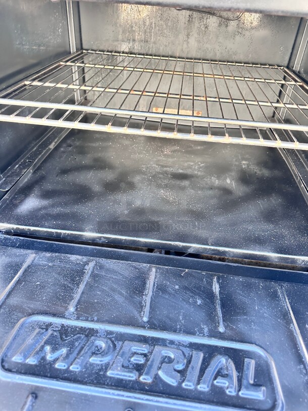 Fully Refurbished Imperial IR-6 36" 6 Burner Gas Range w/ Standard Oven, Natural Gas Tested and Working - Image 5 of 10