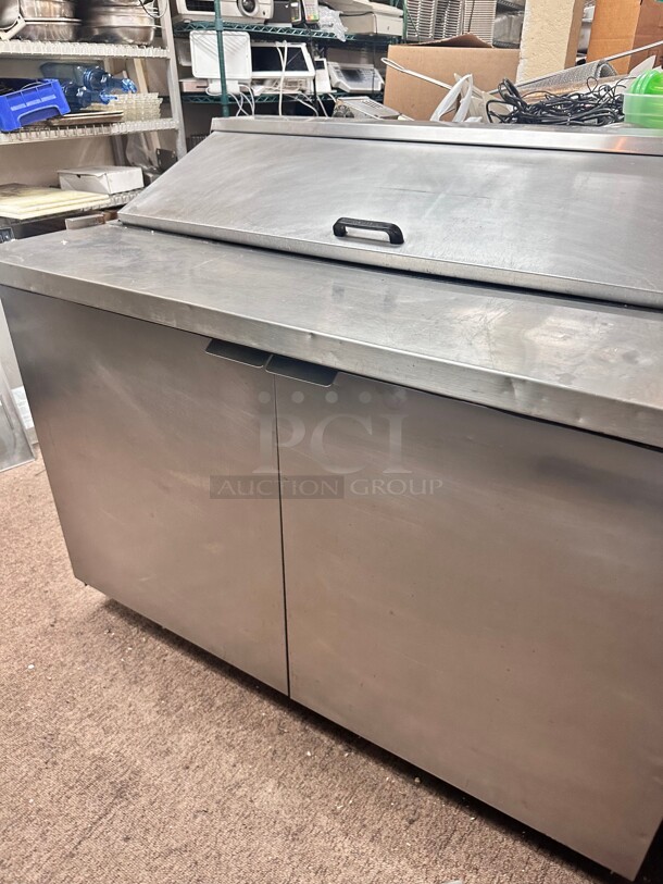 True TSSU-48-12-HC 48" Sandwich/Salad Prep Table w/ Refrigerated Base, 115v Tested and Not Getting Cold - Image 7 of 9