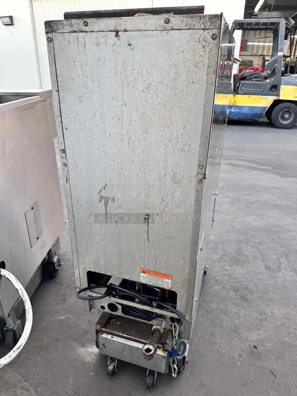 Pitco SFSSh55R Solstice High Power 50 lb Gas Fryer With Filtration System - Image 9 of 10