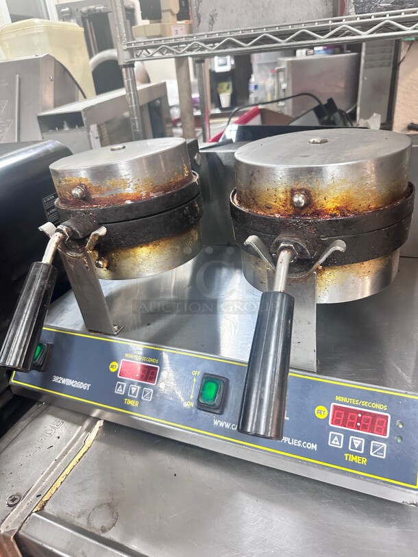Carnival King WBM26DGT Non-Stick Double Belgian Waffle Maker with Digital Timer and Temperature Controls - 120V Tested and Working - Image 4 of 6
