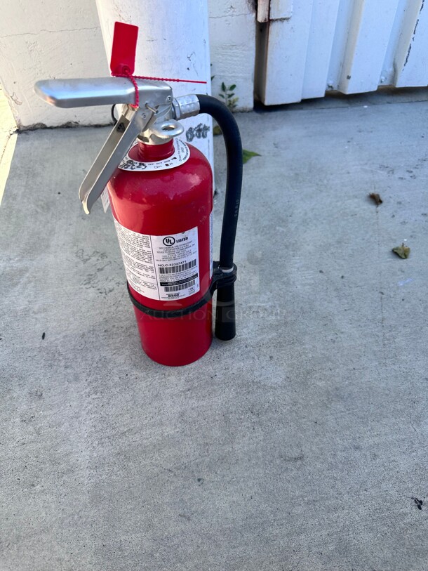 Amerex B500 5 lbs Multi-Purpose ABC Dry Chemical Fire Extinguisher  - Image 7 of 7