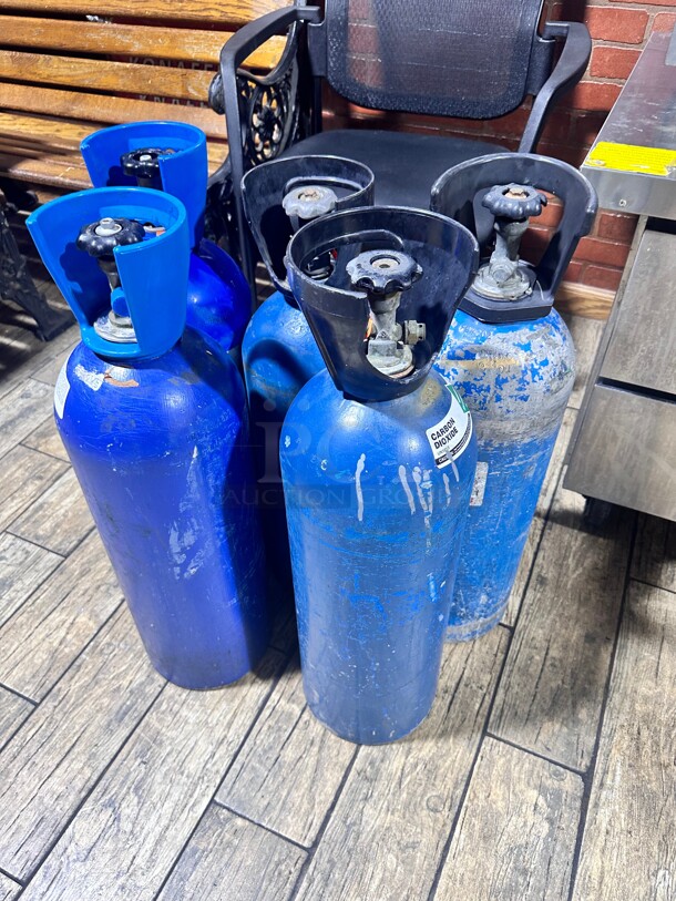 10 lb Co2 Carbon Dioxide Cylinder with Protective Carry Handle, CANDY BLUE Powder Coated Finish Full - Image 3 of 8