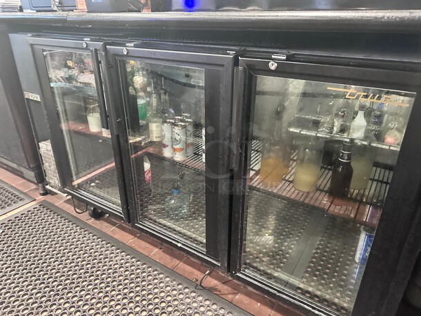 True TBB-24GAL-72G-HC-LD 71 7/8" Bar Refrigerator - 3 Swinging Glass Doors, Black, 115v Working - Image 9 of 10