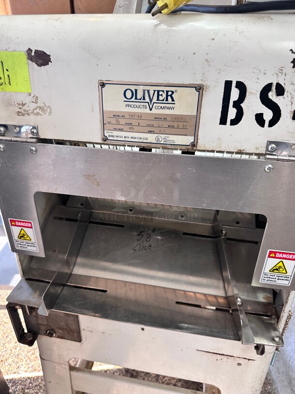 Certified Working Oliver 797-N Gravity-Feed Bread Commercial Toast Slicer w/ Last-Loaf Pusher, Gravity-Feed, 115v - Image 5 of 8